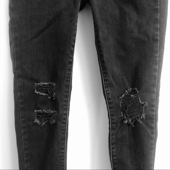 Levi’s 720 high rise black distressed jeans - Picture 4 of 5